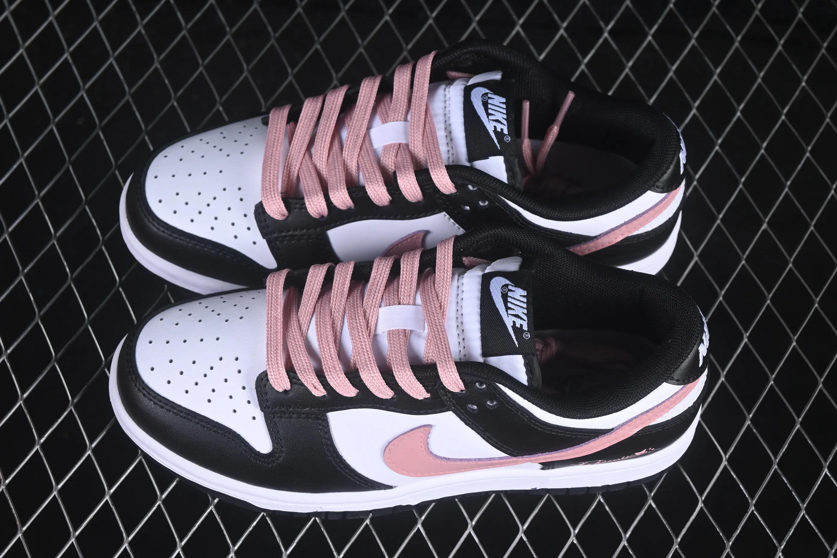 All categories Nk SB Dunk series Nk SB Dunk Low low-top sneakers Nike SB Dunk Low black pink low-top casual sneakers DD1391-100